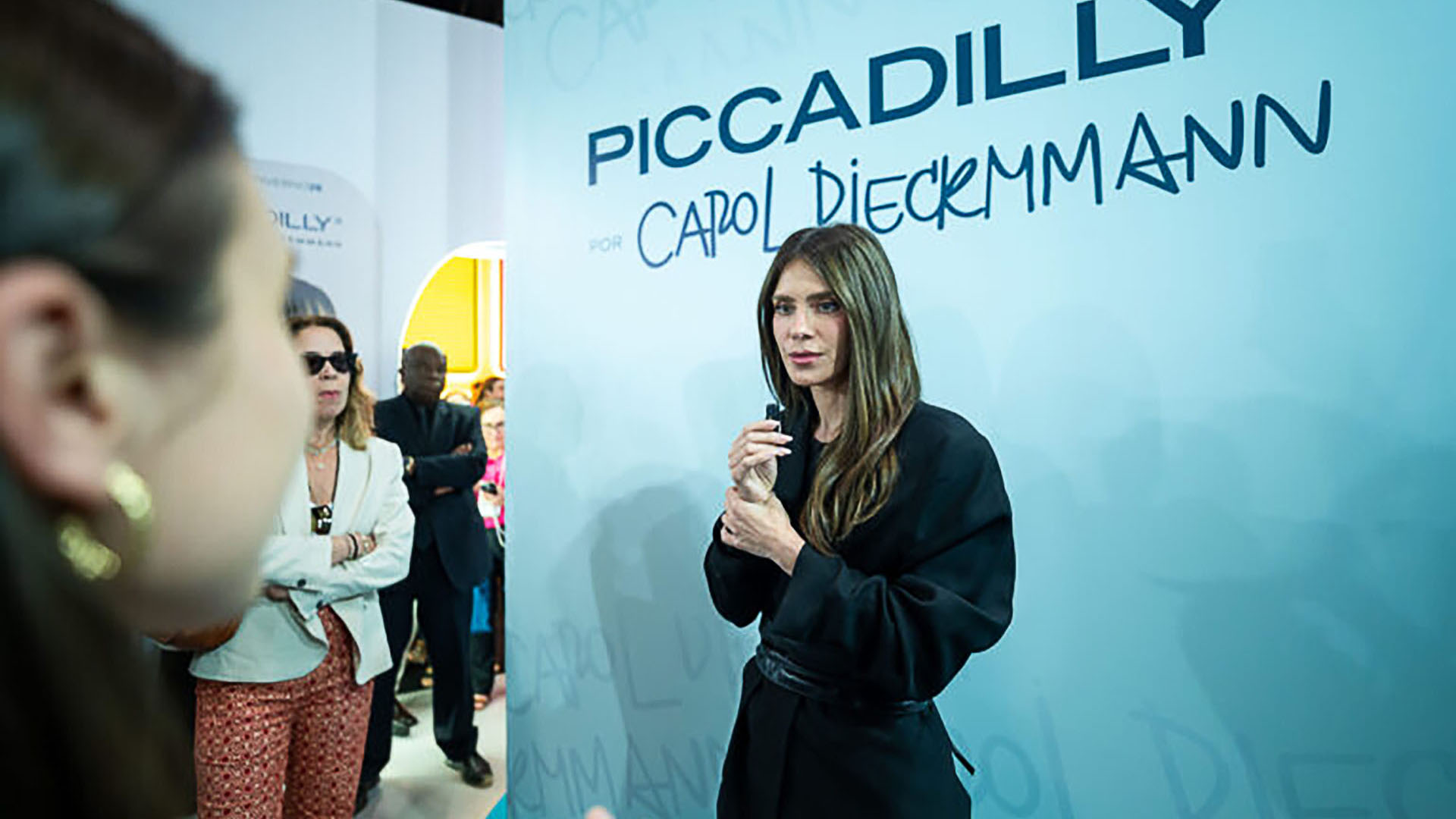 Carolina Dieckmmann lança collab exclusiva com a Piccadilly na BFSHOW
